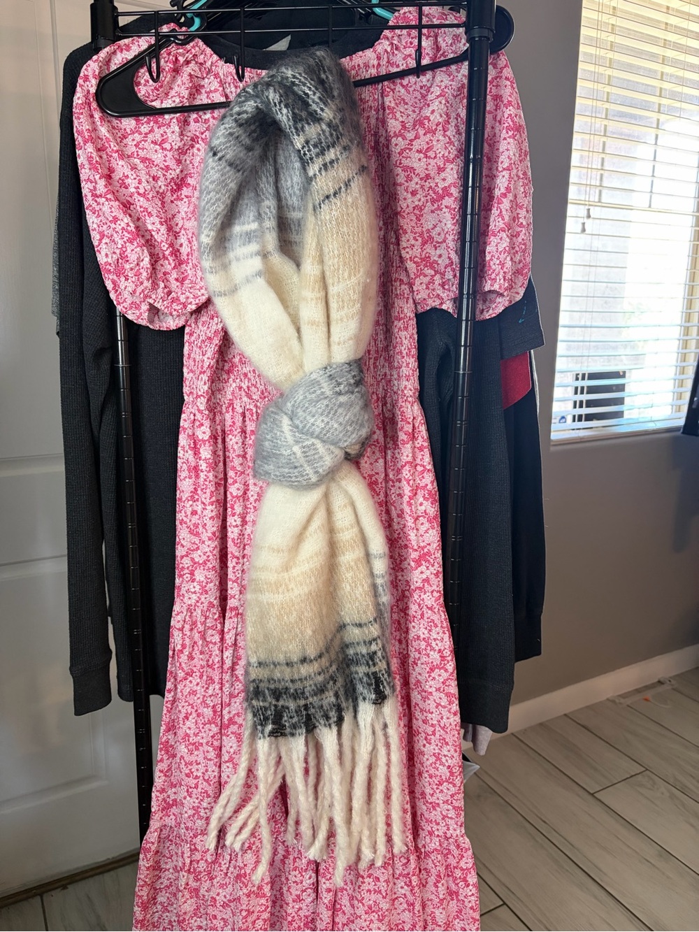 Old Navy Cream and Gray Plaid Fringe Scarf